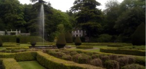 fountain and gardens at dunrobin